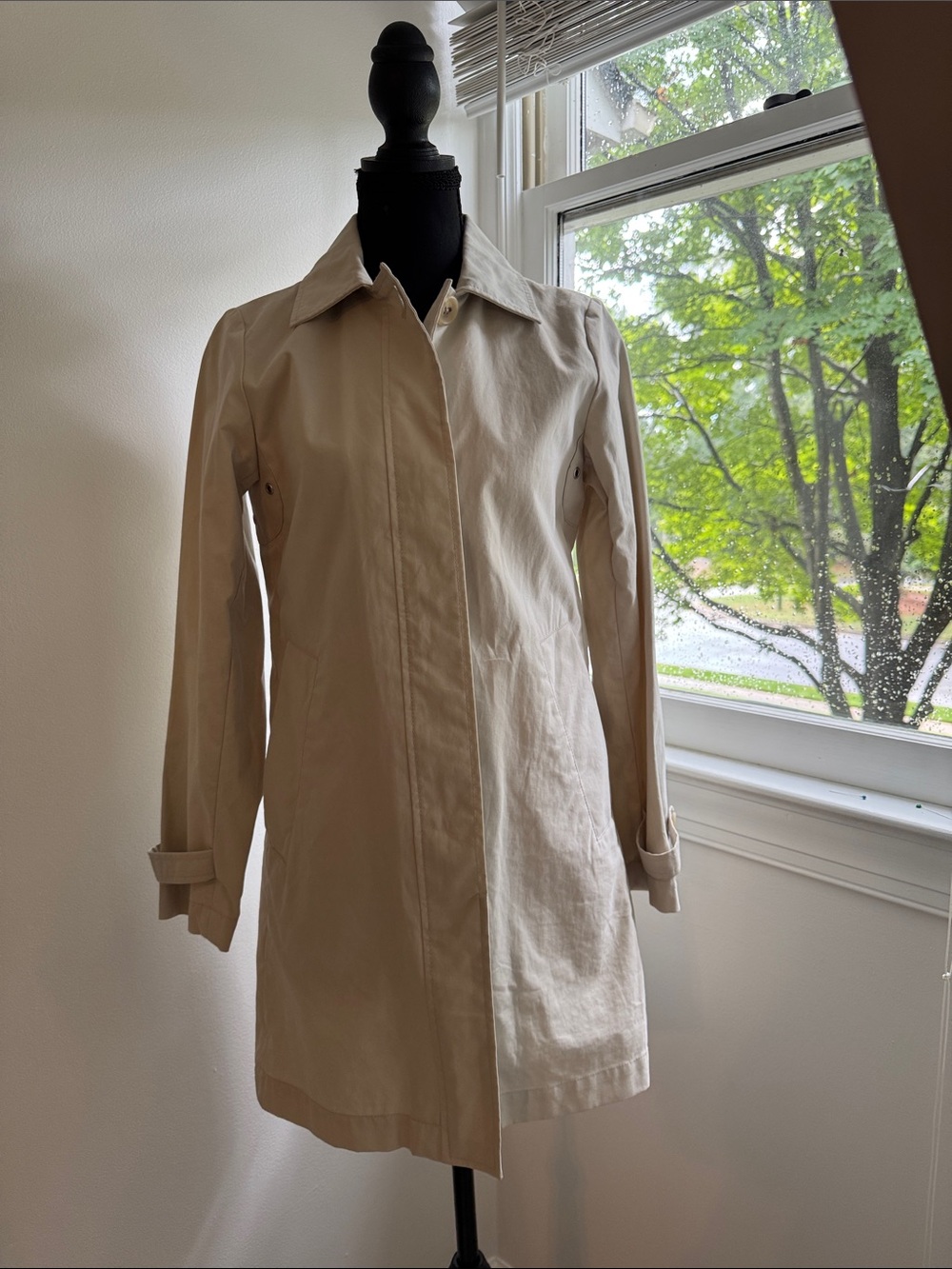 Banana Republic Light Cream Trench Coat